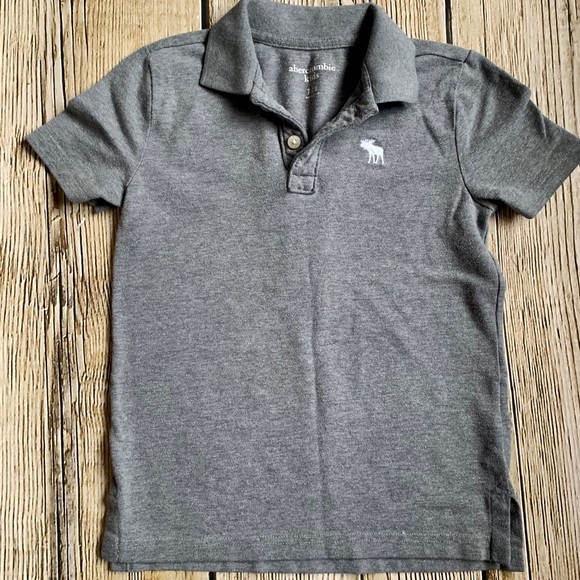 abercrombie kids Other - Abercrombie Kids collated gray shirt